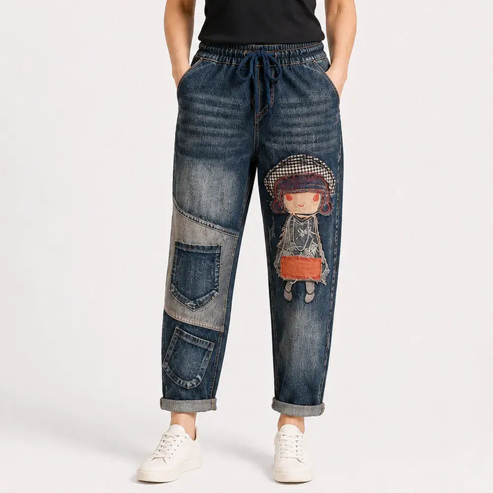 Női retró laza farmer applikációs hímzéssel és rugalmas derékkal – egyedi stílusú hárem farmer (S-5XL méretek, 2 szín) 👖✨🍂